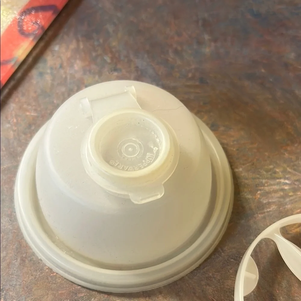 Tupperware Lemon Yellow Container Collection - Picture 8 of 9